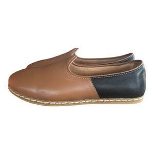 Charix Leather Tan and Black Women's Loafers / NWOT